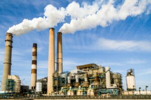 Industrie générant de la fumée